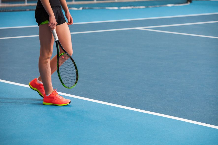 oranžové halovky na tenis