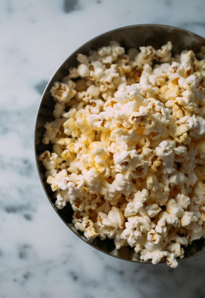 zdravý snack popcorn